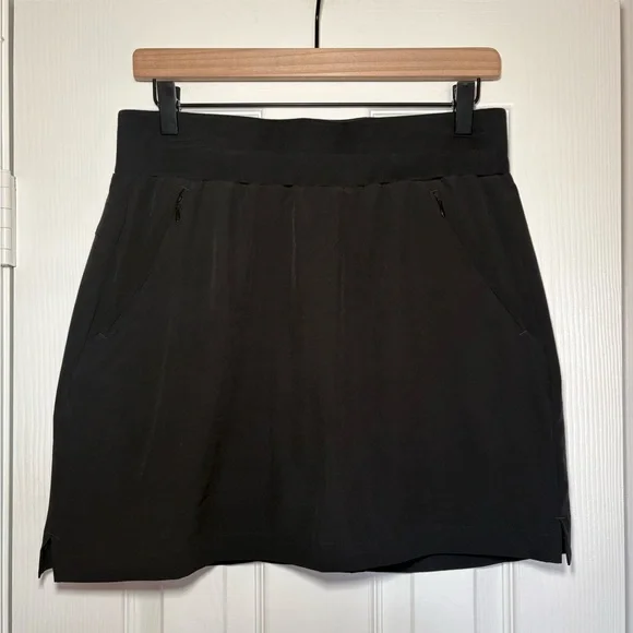NWOT‎ Quince Performance Tech Skort Black Size Large Built-In Shorts Zip Pockets - Picture 3 of 9